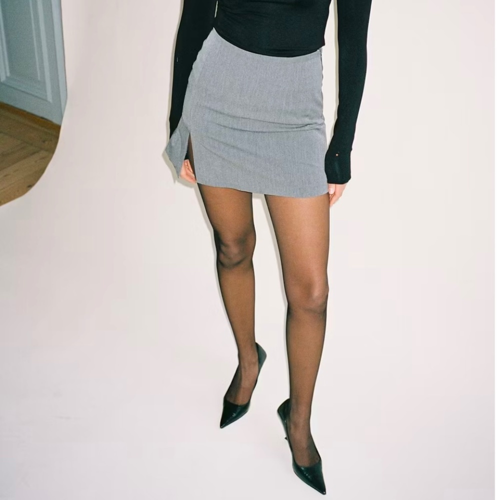 Djerf Avenue Must Have Mini Skirt L